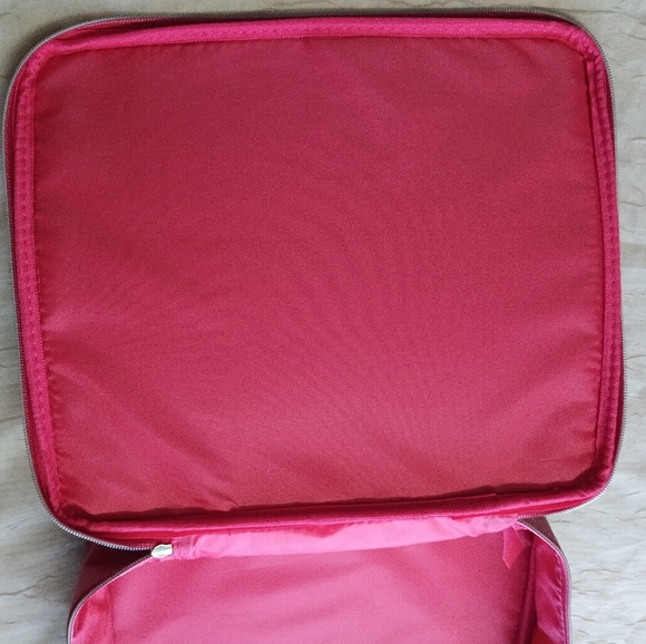 Lancôme Red / Pink Star Zippered Cosmetics Makeup Star Embossed Storage Case. - Picture 10 of 16
